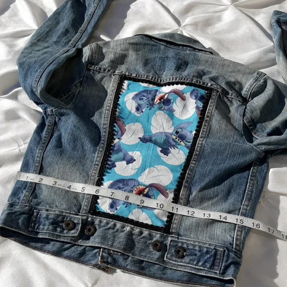 Levis Lilo Stitch Jean Jacket XS - Picture 6 of 17